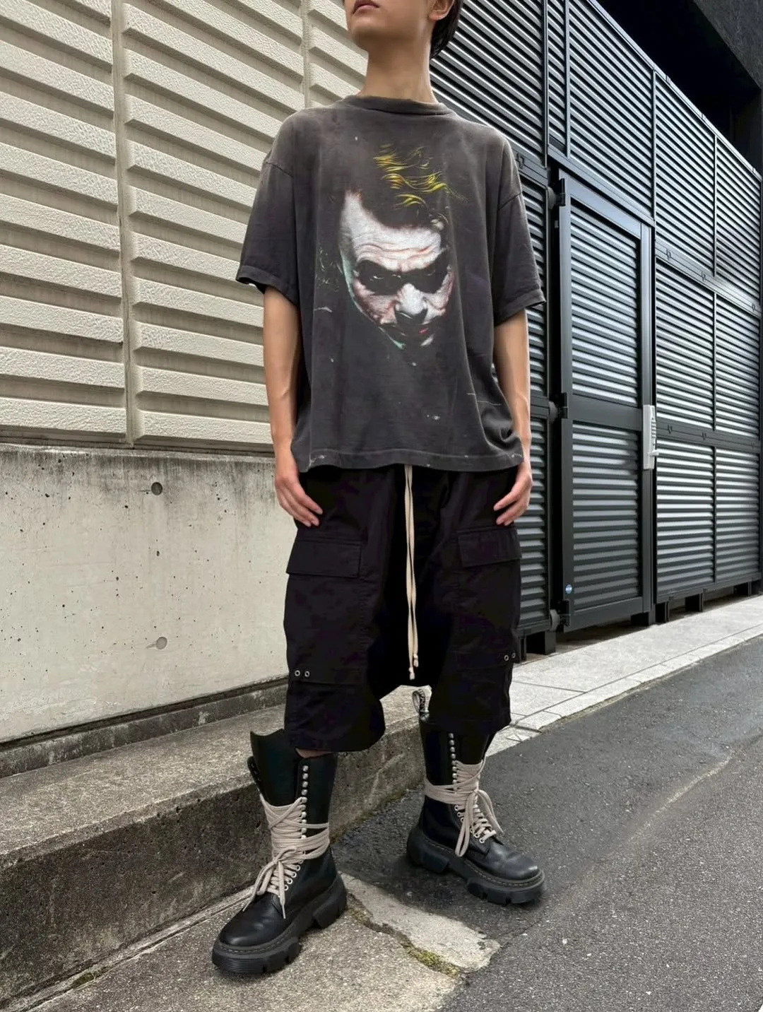 ⚠️This season's most important Batman and Joker IP collaboration SAINT Mxxxxxx x The Dark Knight BTM SS TEE /JOKER/BLACK Dark Knight Batman co-branded Joker character TEE Washed black S-XL Assute ready-to-wear dyeing, faded, re-washed and distressed, authentic proofing, custom-woven correct main mark, washed mark, difference between pictures and production, top-notch printing technology, God restores every pore of the Joker's headshot